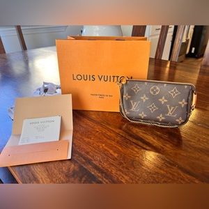 ‼️SOLD‼️Louis Vuitton Mini Pochette Accessoires